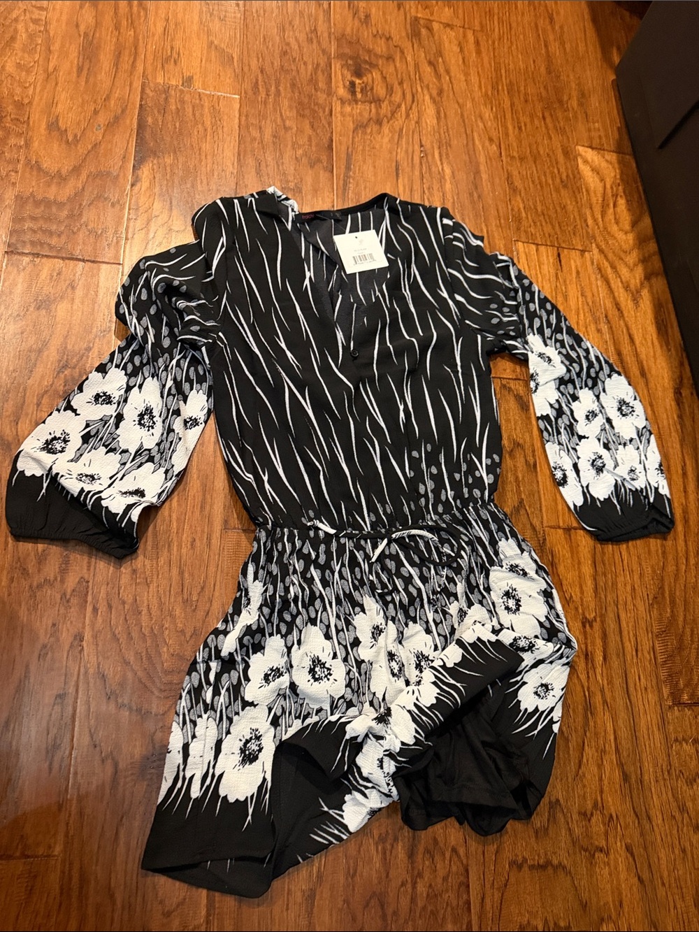 Women's Black & White Floral Print Long-Sleeve Romper